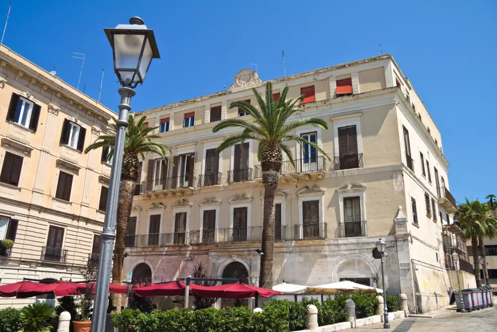 palazzo starita piazza del ferrarese bari vecchia