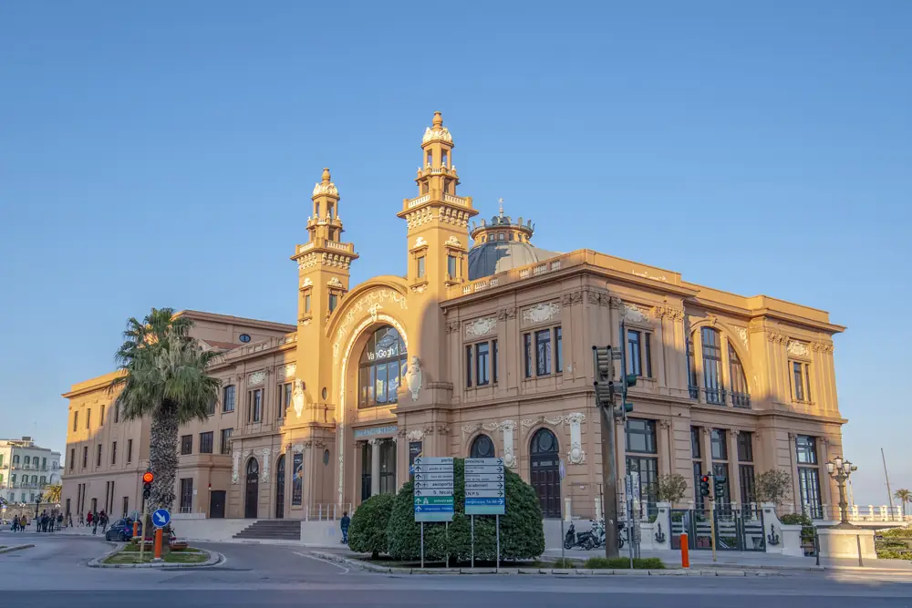 teatro margherita lungomare bari 1