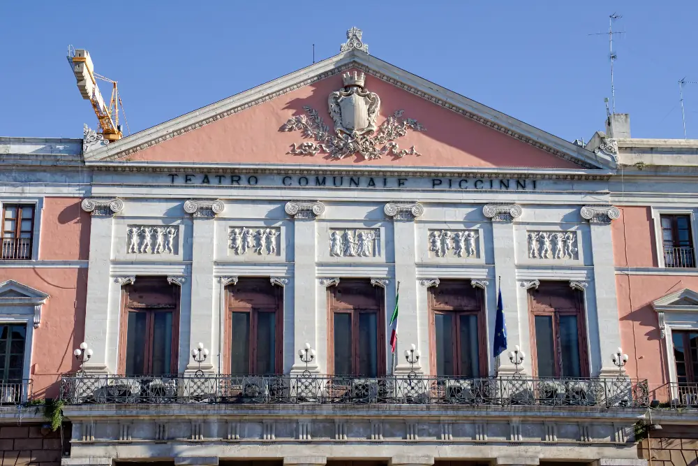 teatro piccinni bari 1