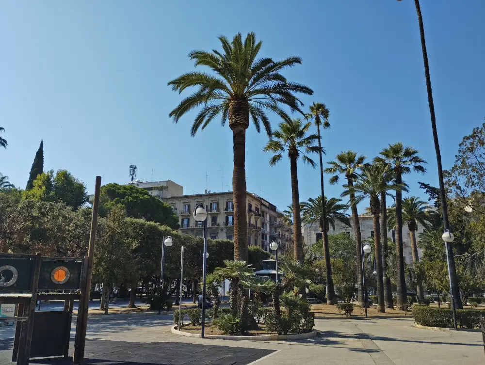 giardino piazza umberto bari 5