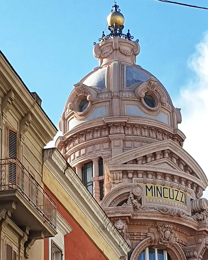 cupola palazzo mincuzzi via sparano bari