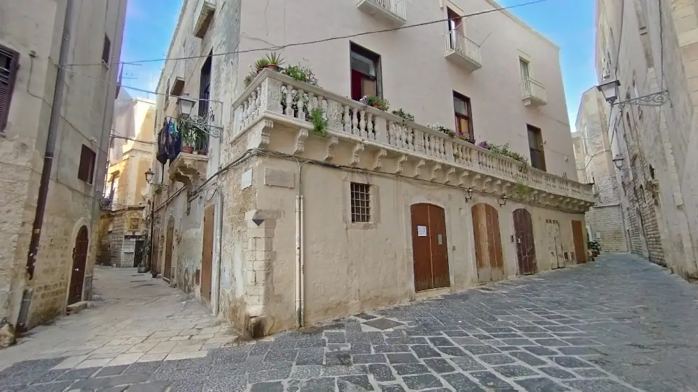 palazzo zeuli bari vecchia