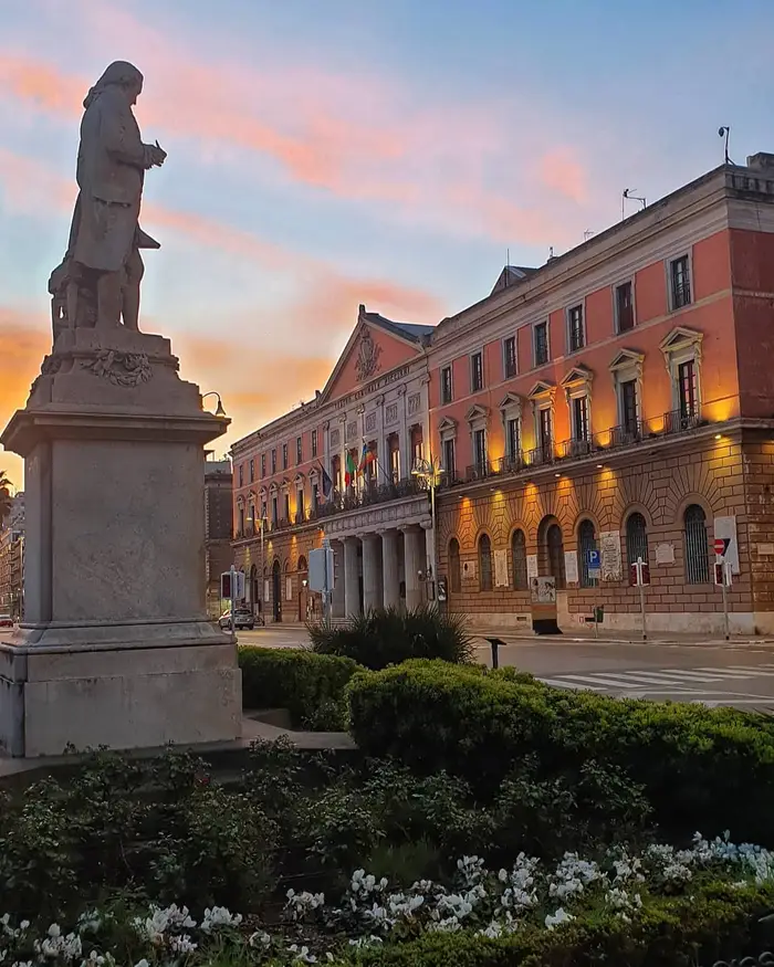 statua niccolo piccinni bari